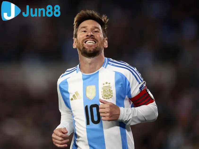 Messi nhiều khả năng vẫn ra sân ngay từ đầu ở trận đấu với Angola tới đây (Ảnh: Goal)